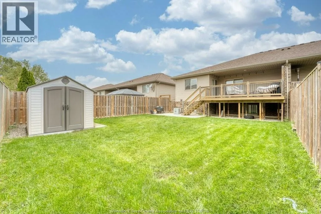 415 ROSEWOOD DRIVE