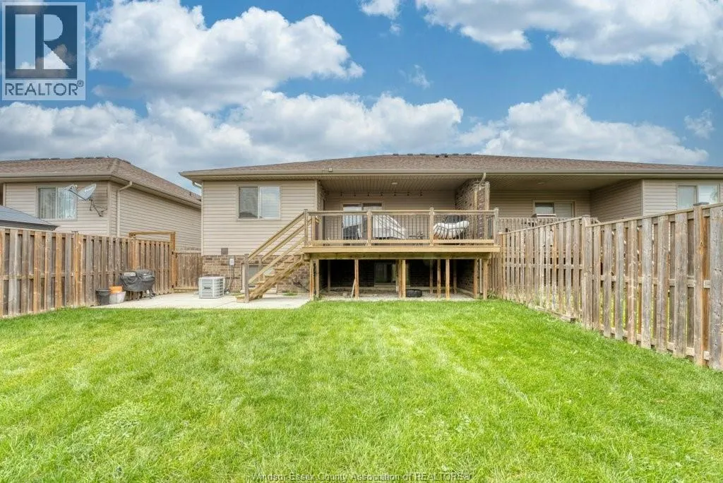 415 ROSEWOOD DRIVE
