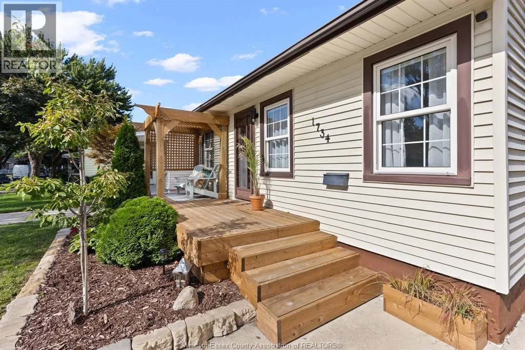 1734 WESTCOTT