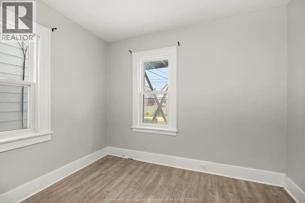 1539 HOWARD