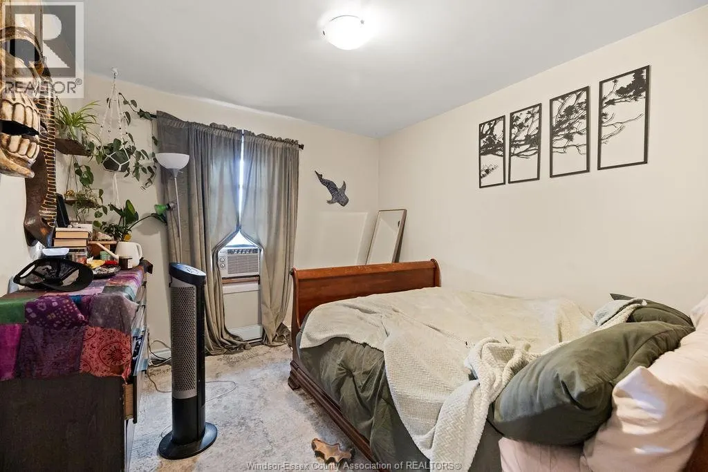 1539 HOWARD