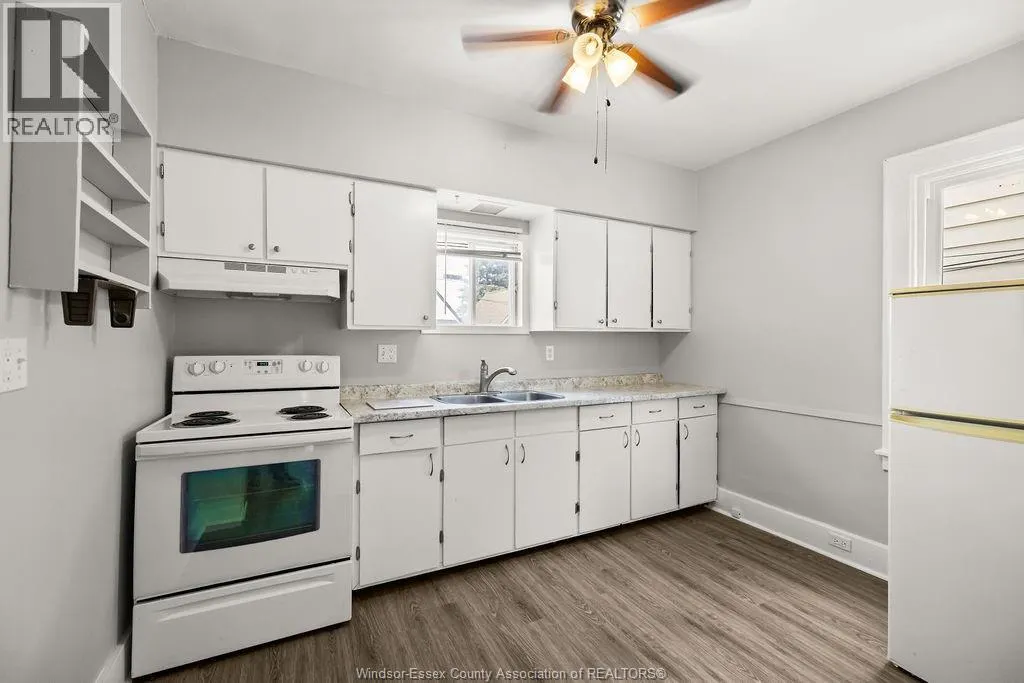 1539 HOWARD