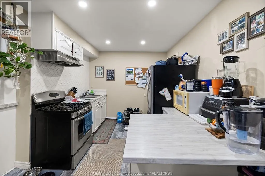 1539 HOWARD