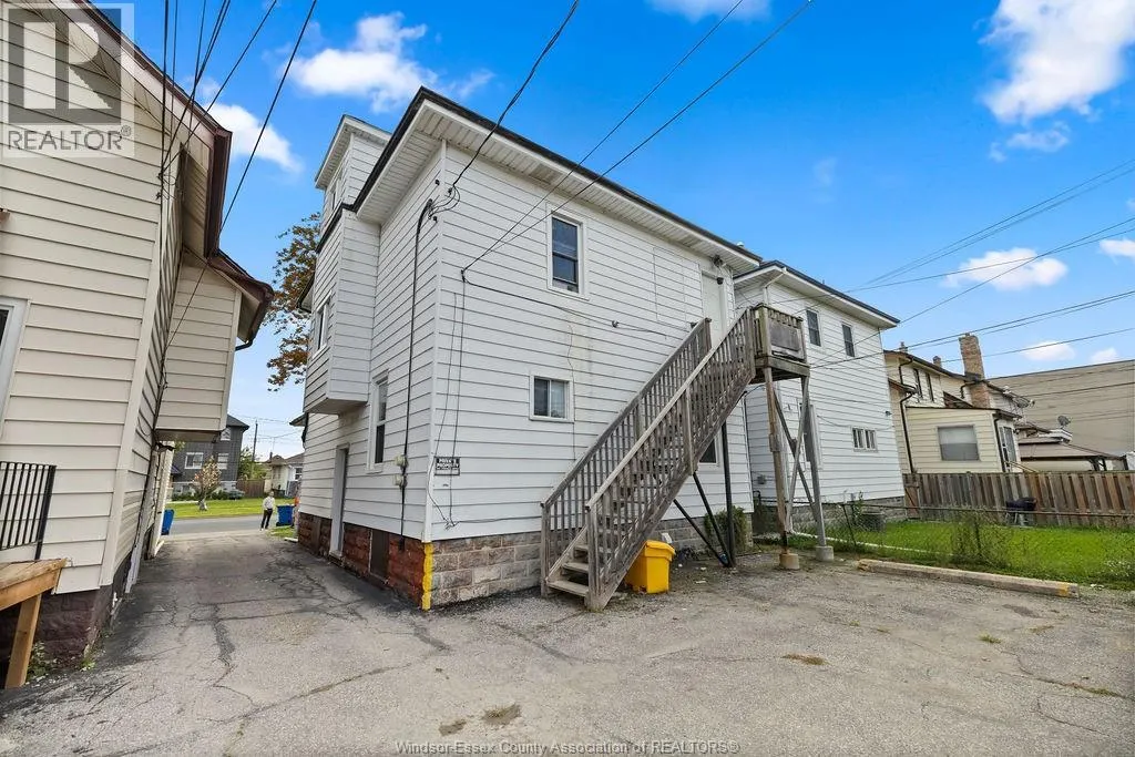 1539 HOWARD