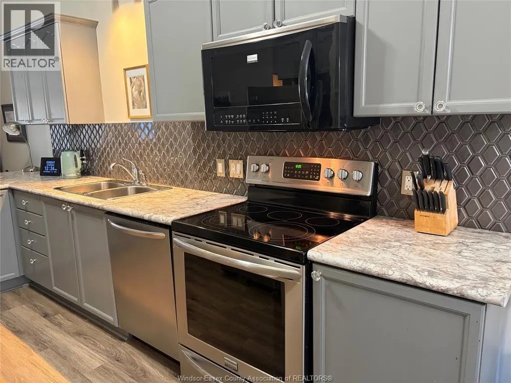 24 ERIE GLEN CRESCENT