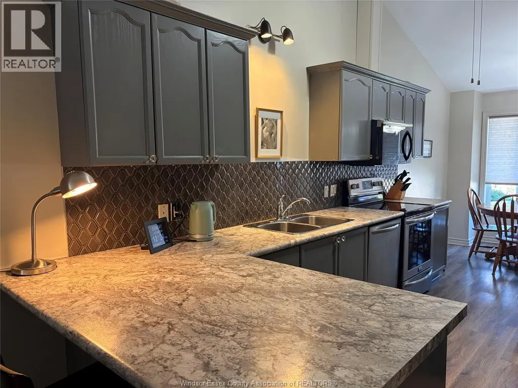 24 ERIE GLEN CRESCENT