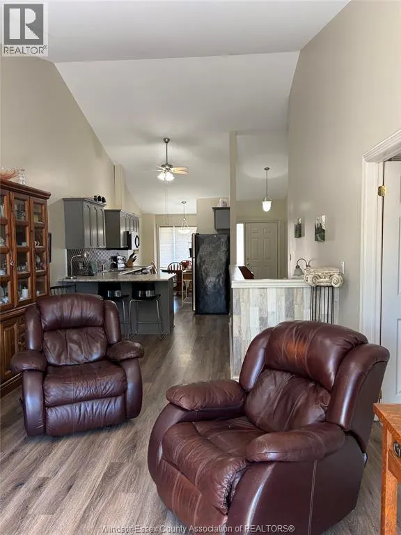 24 ERIE GLEN CRESCENT