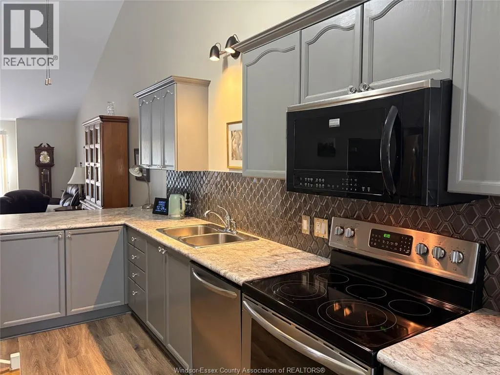 24 ERIE GLEN CRESCENT