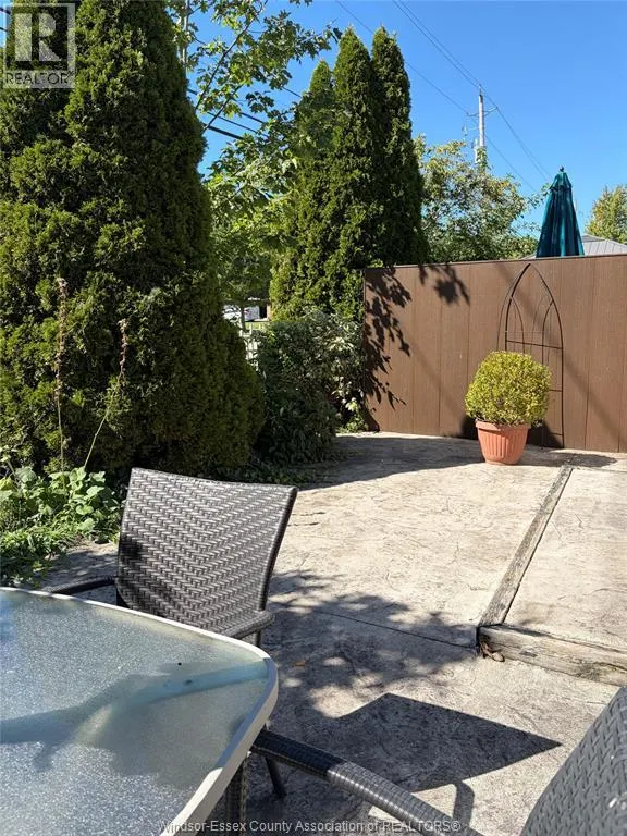 24 ERIE GLEN CRESCENT