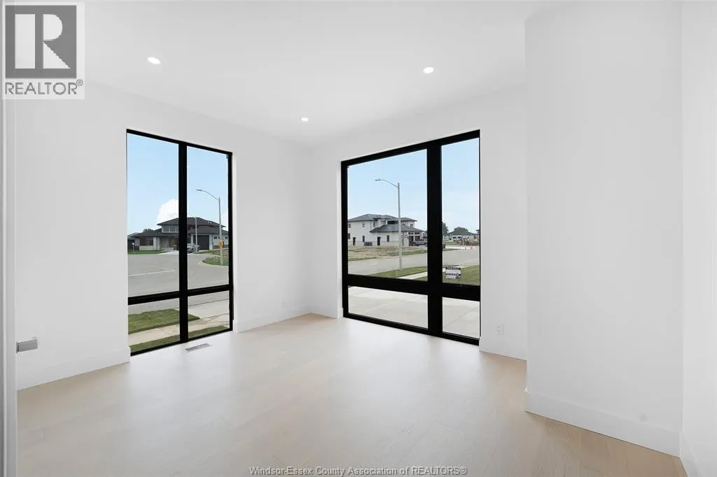 2 PEBBLE BEACH COURT