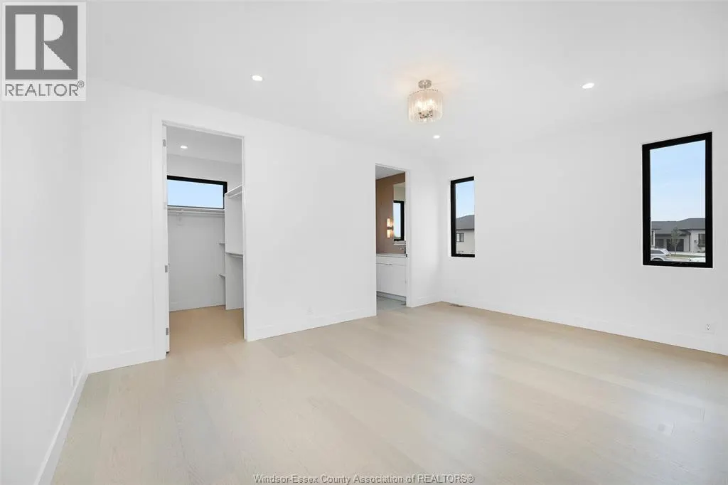 2 PEBBLE BEACH COURT
