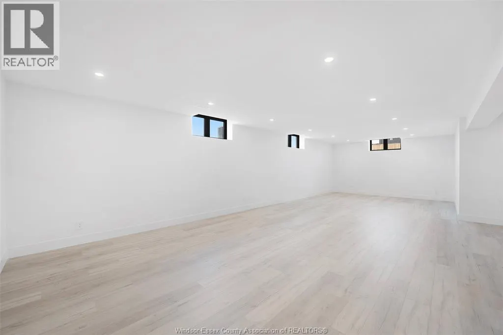 2 PEBBLE BEACH COURT