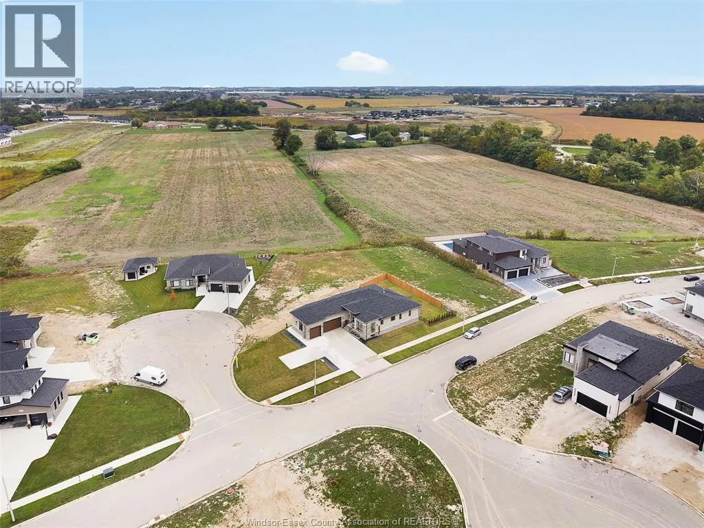 2 PEBBLE BEACH COURT