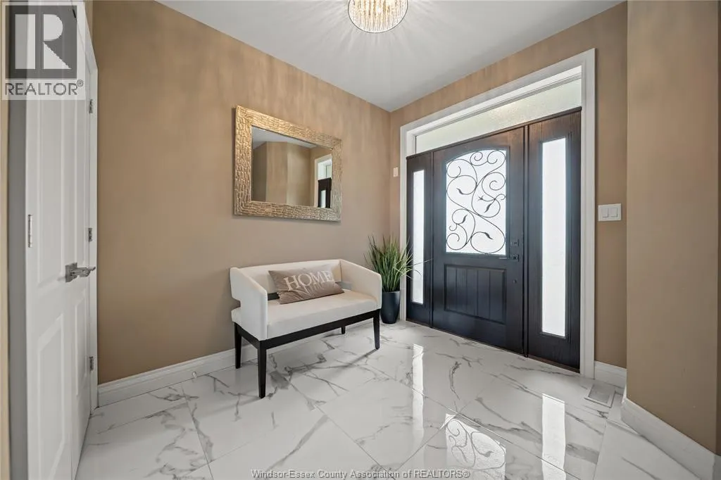 24 PEACHTREE LANE