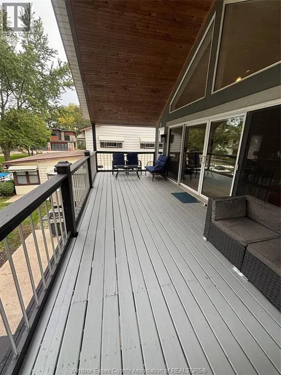 1646 PARK