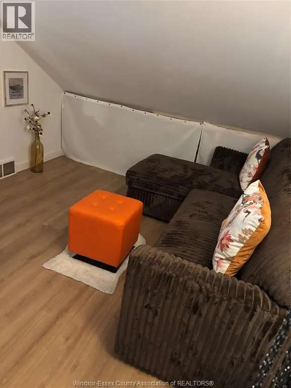 1646 PARK