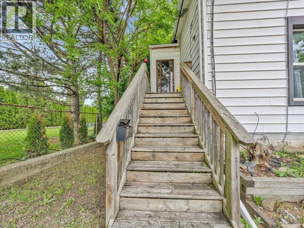 2724 PILLETTE ROAD