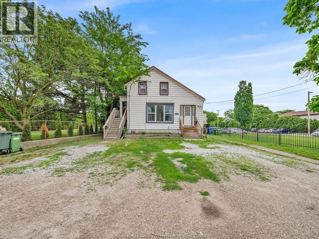 2724 PILLETTE ROAD