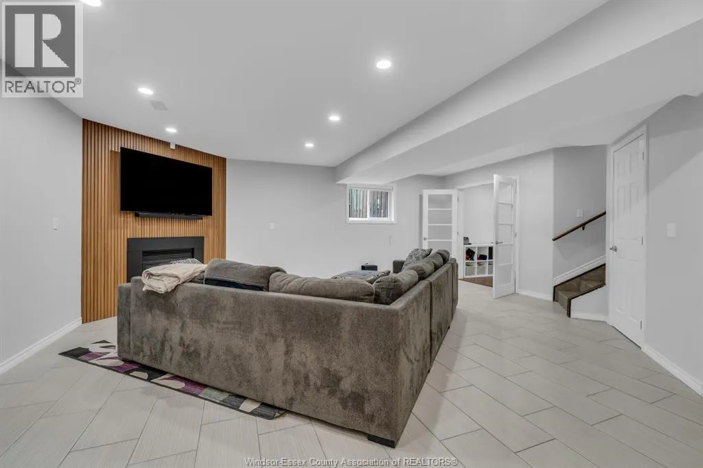 389 DONLON