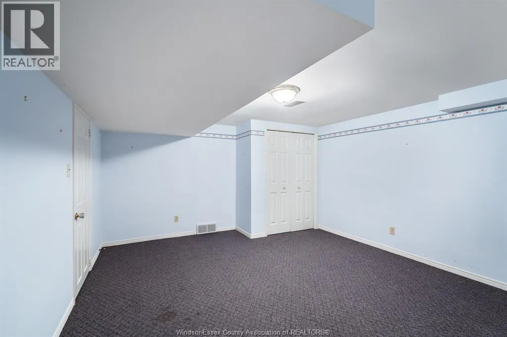 32 Cheyenne CRESCENT