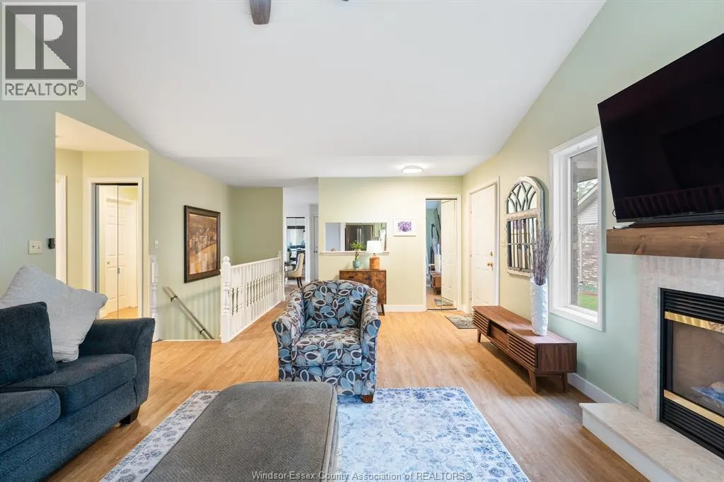 32 Cheyenne CRESCENT