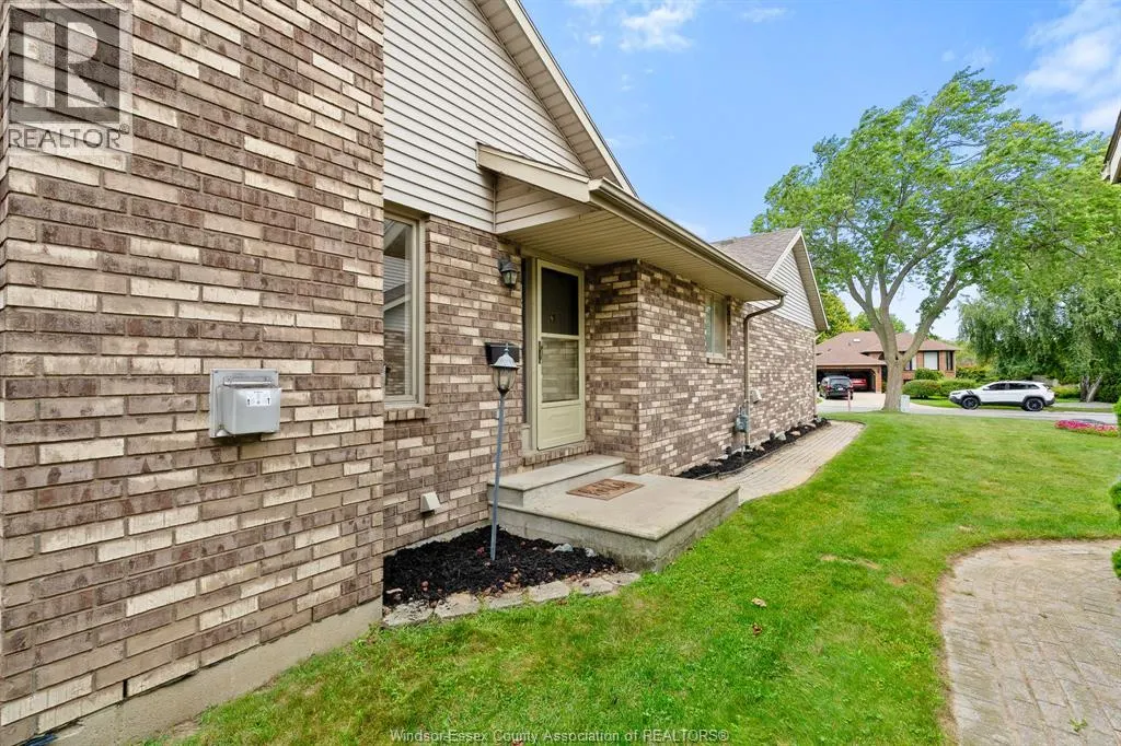 32 Cheyenne CRESCENT