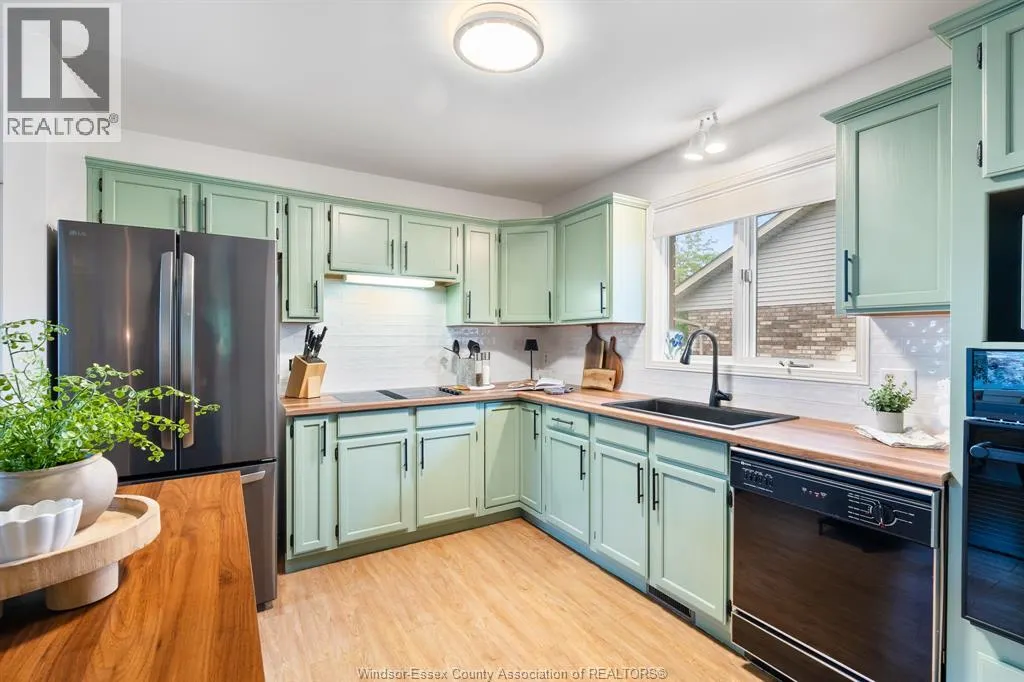 32 Cheyenne CRESCENT