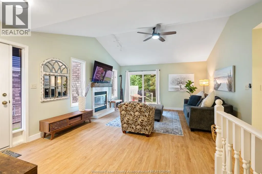 32 Cheyenne CRESCENT