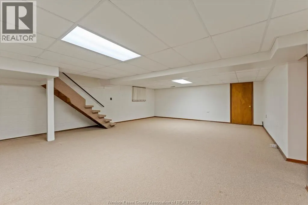 8605 SNAKE LANE