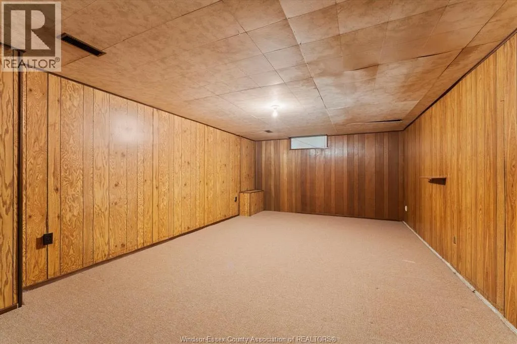 8605 SNAKE LANE