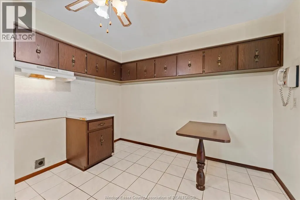 8605 SNAKE LANE