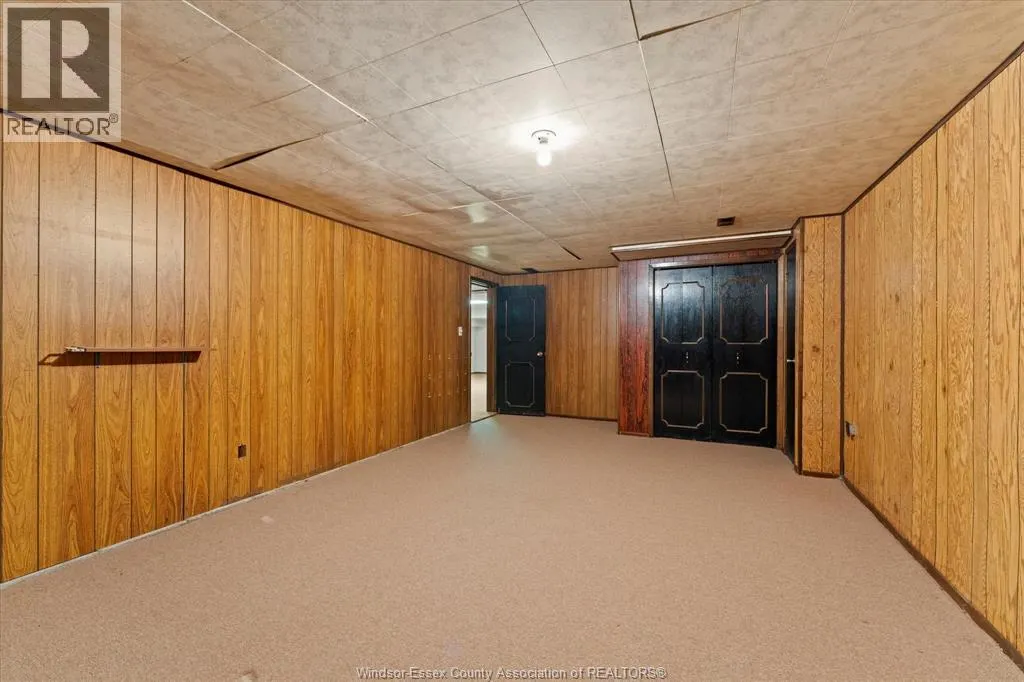 8605 SNAKE LANE