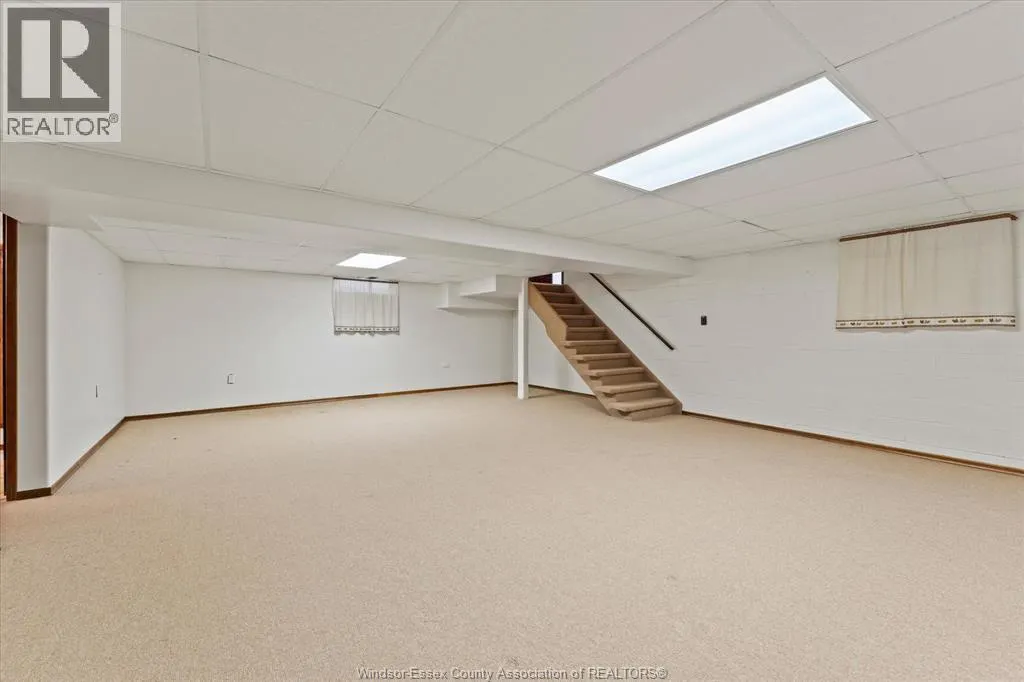 8605 SNAKE LANE
