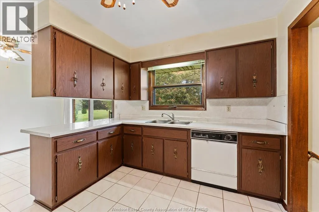 8605 SNAKE LANE