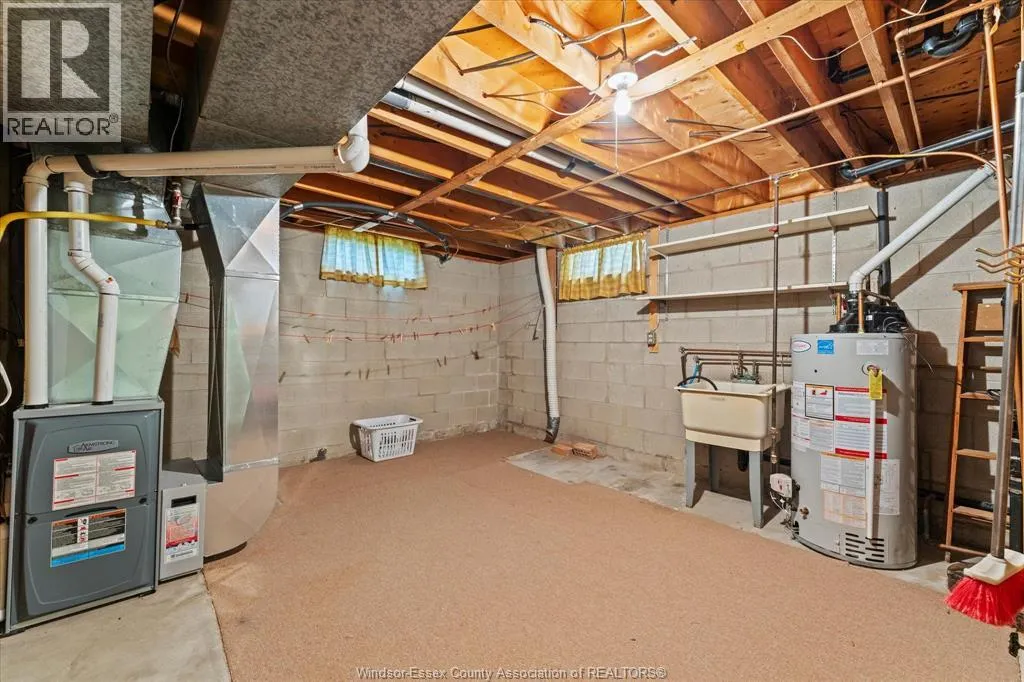8605 SNAKE LANE