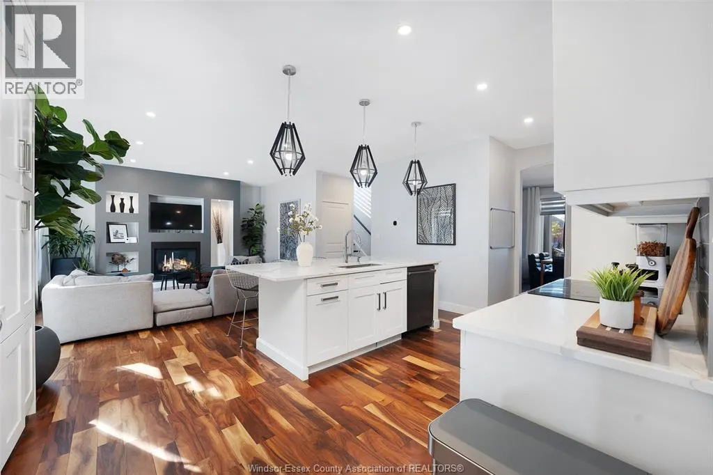 1083 REGENCY