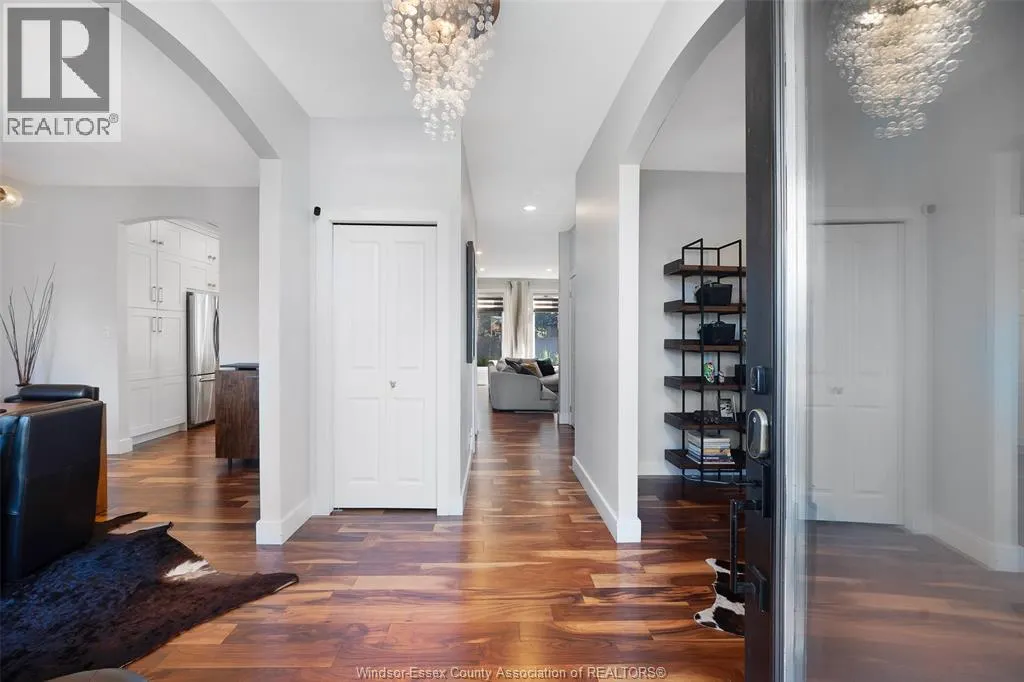 1083 REGENCY