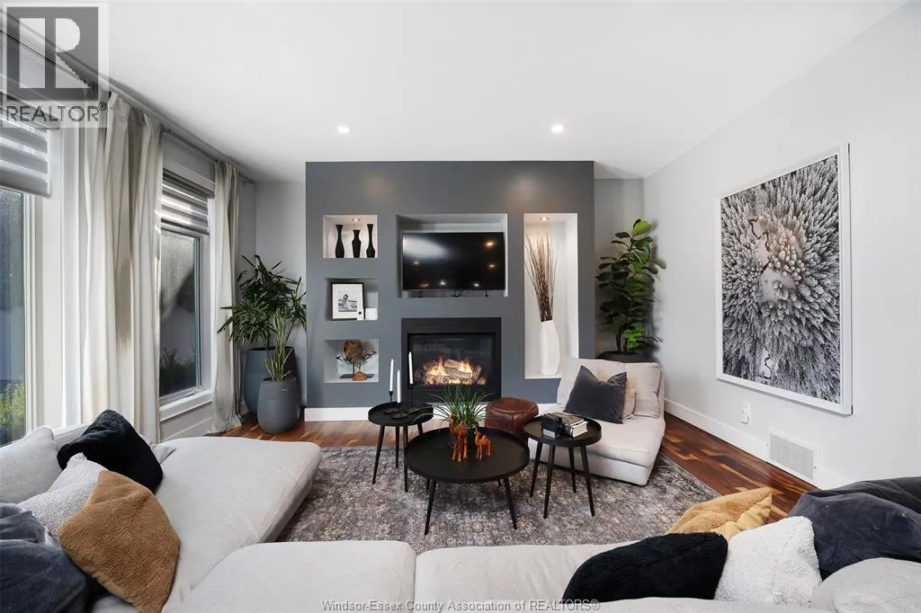 1083 REGENCY