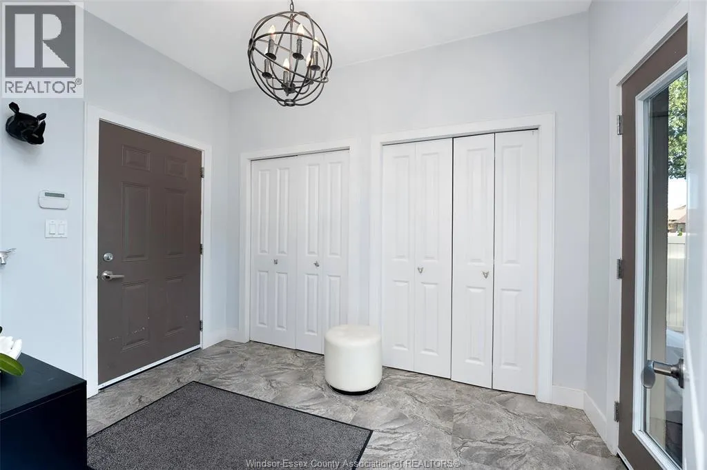 1083 REGENCY