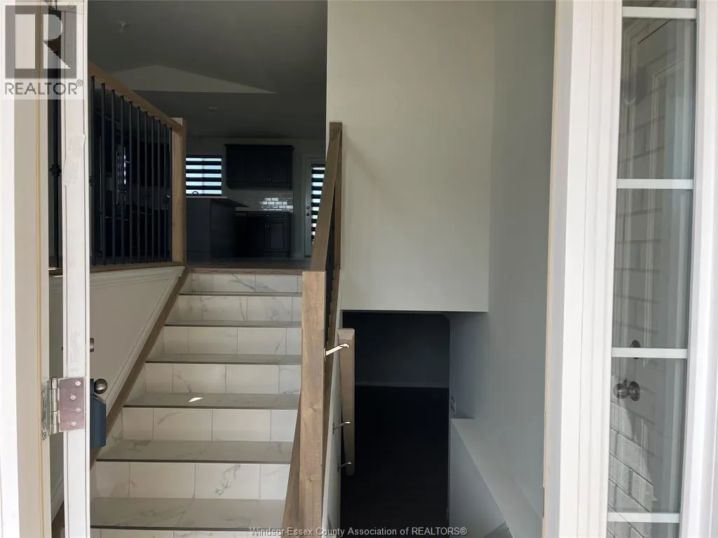 392 HEMLOCK LANE Unit# UPPER