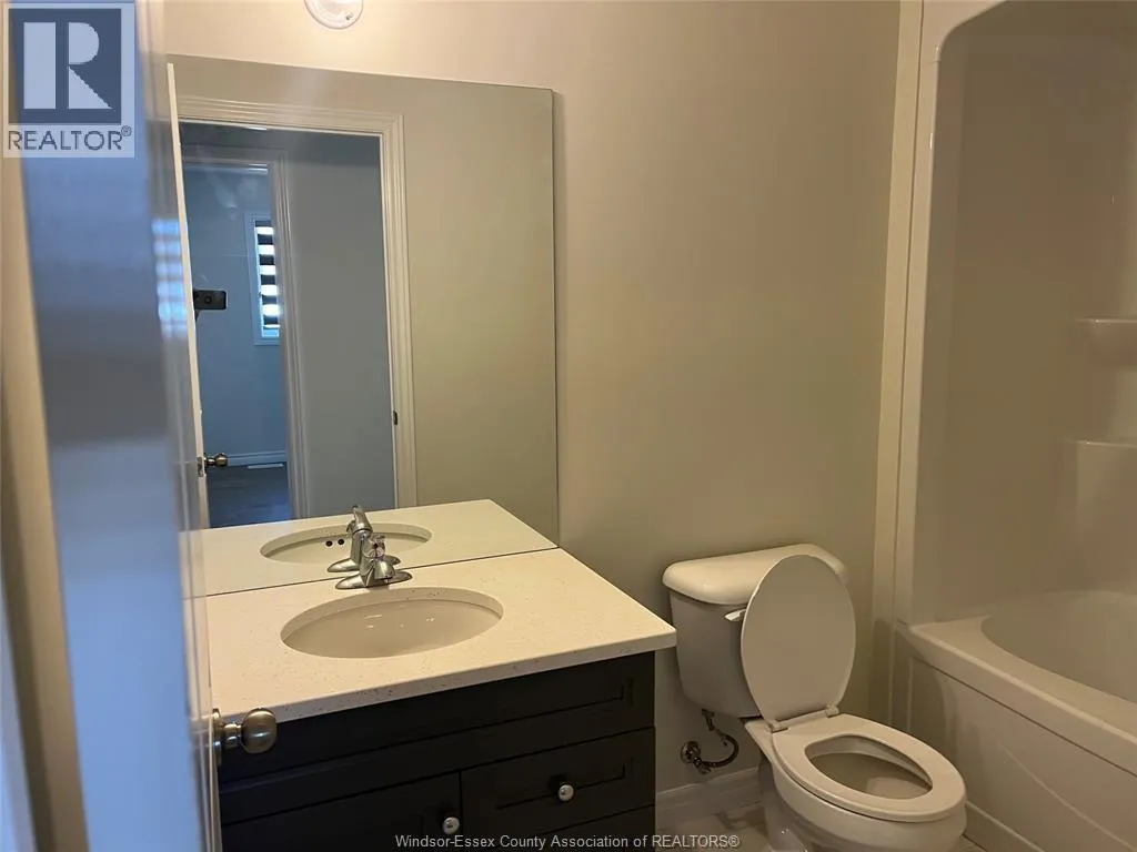 392 HEMLOCK LANE Unit# UPPER
