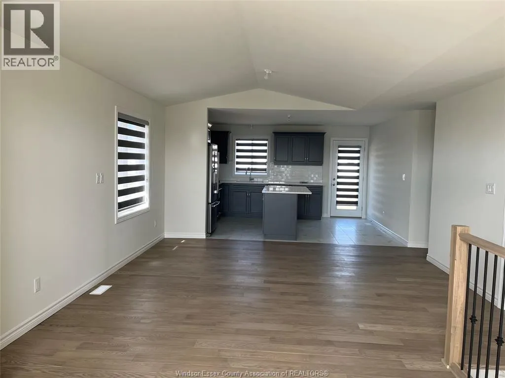 392 HEMLOCK LANE Unit# UPPER
