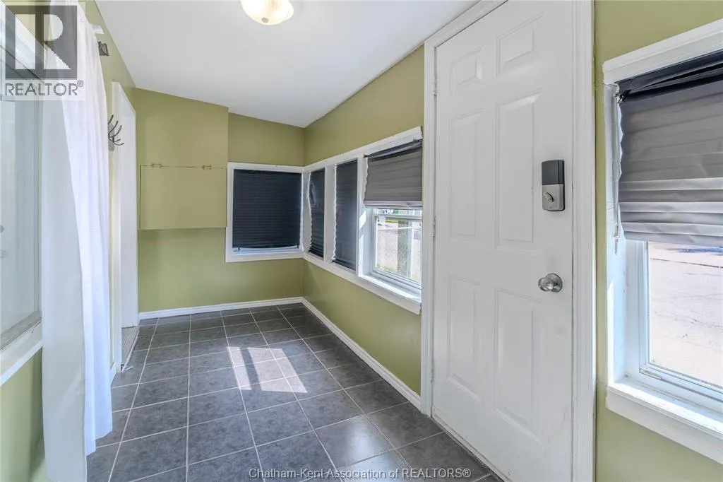 32 Degge STREET