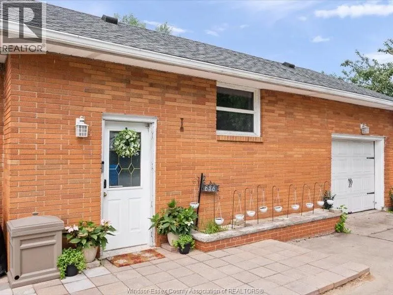 636 CABANA