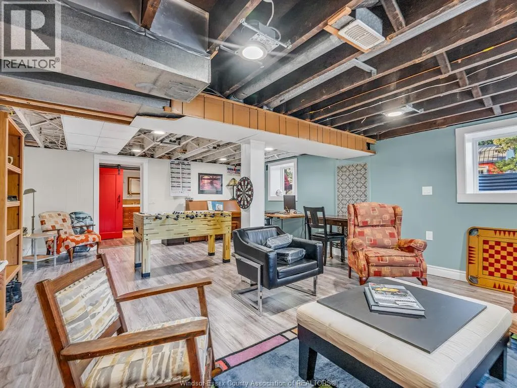 414 ELMSTEAD