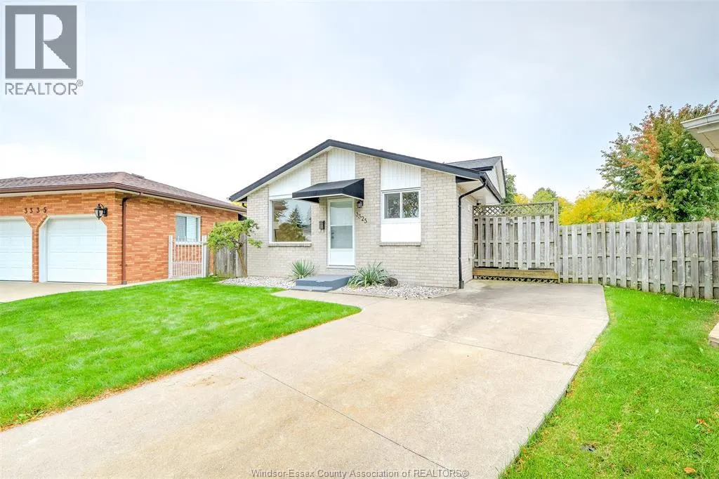 3325 DOLPHIN COURT