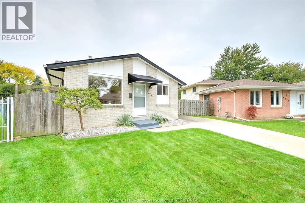 3325 DOLPHIN COURT