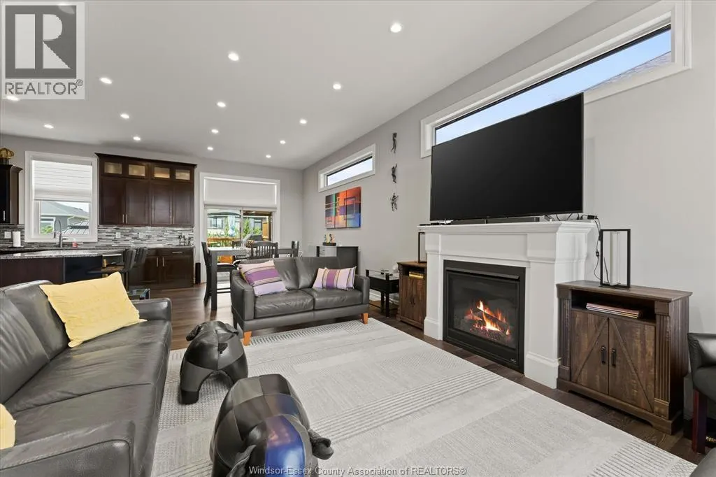 120 GOLFVIEW DRIVE