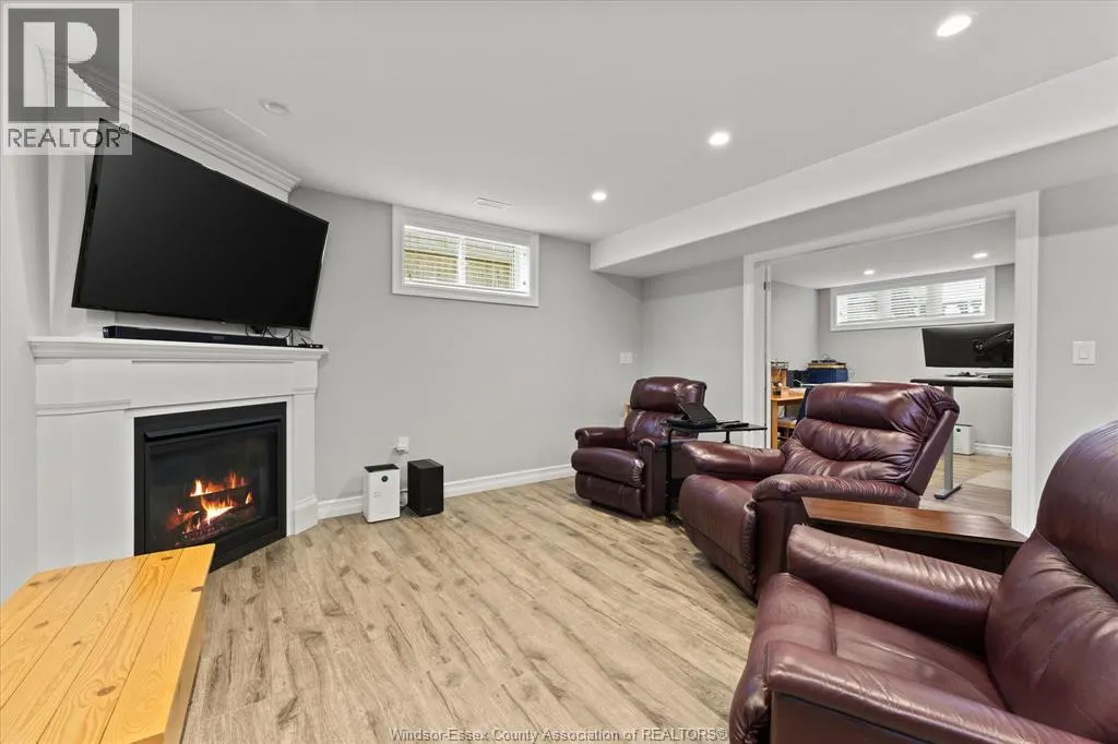 120 GOLFVIEW DRIVE