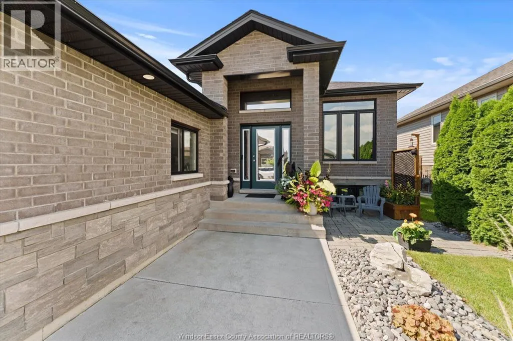 120 GOLFVIEW DRIVE